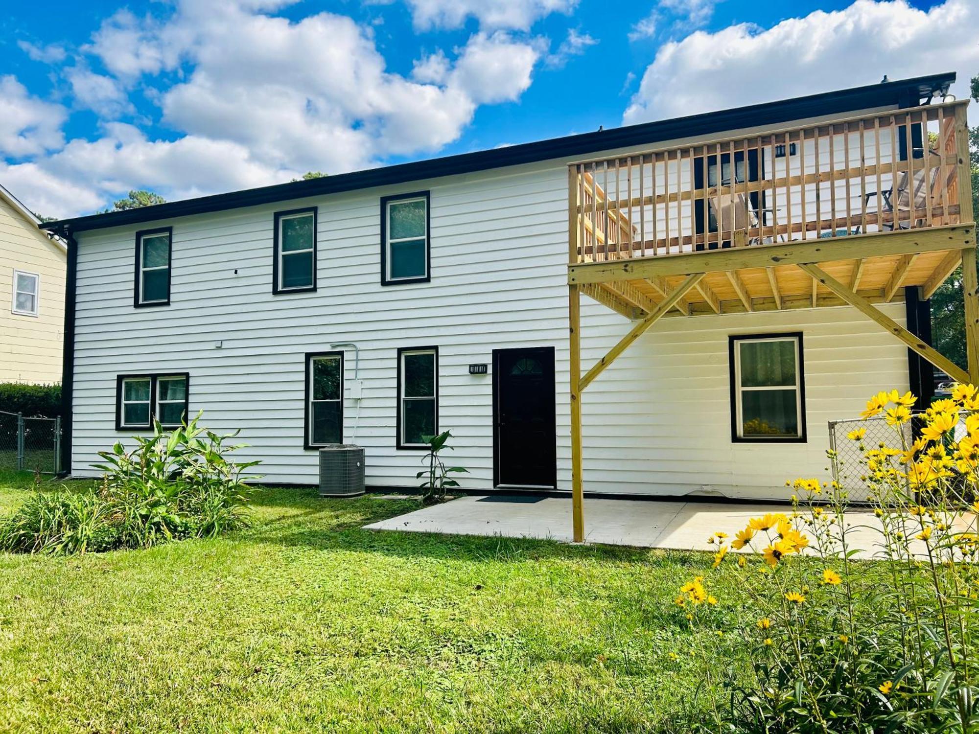 Comfy Lower Lvl Apt With Jetted Tub Near Uptown And Unc 샬럿 외부 사진